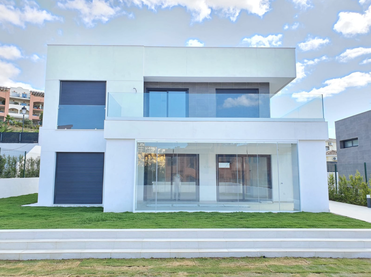3 LEFT! MODERN LUXURY VILLAS IN LA DUQUESA